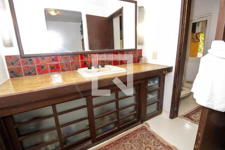 Casa à venda com 320m², 4 quartos e 2 vagasBanheiro quarto 1