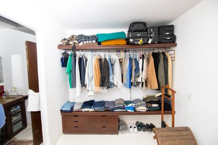 Casa à venda com 320m², 4 quartos e 2 vagasCloset da suíte 1