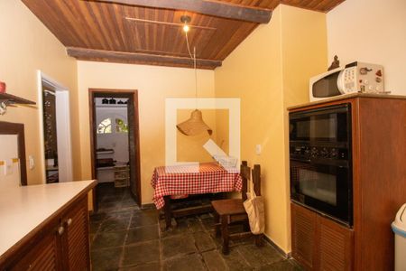 Casa à venda com 320m², 4 quartos e 2 vagasCozinha