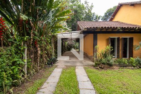 Casa à venda com 320m², 4 quartos e 2 vagasÁrea externa