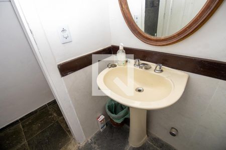 Casa à venda com 320m², 4 quartos e 2 vagasLavabo