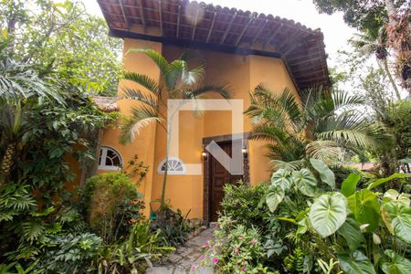 Casa à venda com 320m², 4 quartos e 2 vagasÁrea externa