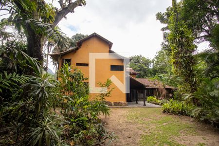 Casa à venda com 320m², 4 quartos e 2 vagasÁrea externa