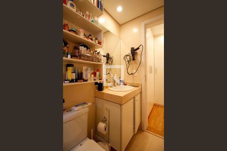 Casa à venda com 450m², 3 quartos e 3 vagas Casa à venda com 450m², 3 quartos e 3 vagasBanheiro 2 da Suíte 3