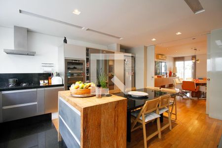 Casa à venda com 450m², 3 quartos e 3 vagas Casa à venda com 450m², 3 quartos e 3 vagasCozinha