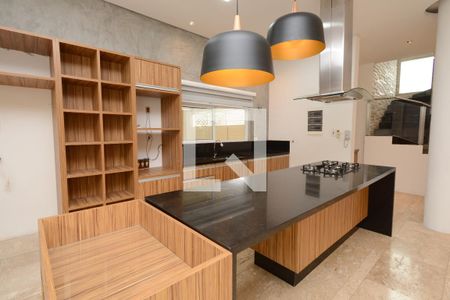 Casa de condomínio à venda com 300m², 4 quartos e 4 vagasDetalhe da cozinha