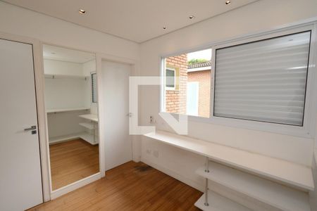 Casa de condomínio à venda com 300m², 4 quartos e 4 vagasSuíte 2