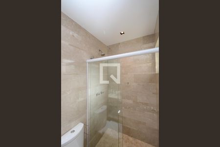 Casa de condomínio à venda com 300m², 4 quartos e 4 vagasBanheiro da Suíte 2