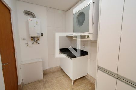 Casa de condomínio à venda com 300m², 4 quartos e 4 vagasÁrea de Serviço