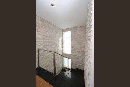 Casa de condomínio à venda com 300m², 4 quartos e 4 vagasHall