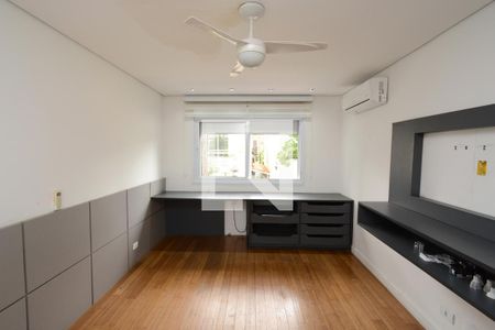 Casa de condomínio à venda com 300m², 4 quartos e 4 vagasSuíte 3