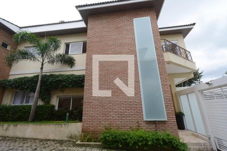 Casa de condomínio à venda com 300m², 4 quartos e 4 vagasFachada