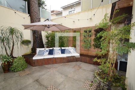 Casa de condomínio à venda com 300m², 4 quartos e 4 vagasEspaço Gourmet