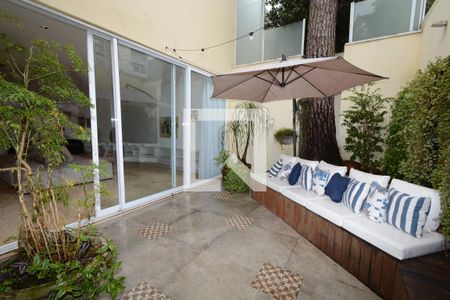 Casa de condomínio à venda com 300m², 4 quartos e 4 vagasEspaço Gourmet