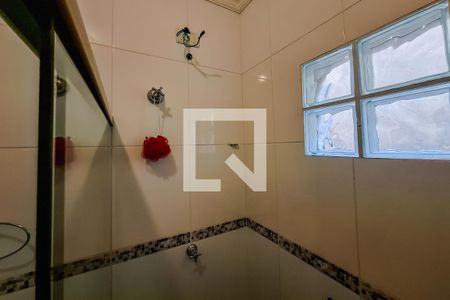 Casa à venda com 100m², 2 quartos e 1 vaga Casa à venda com 100m², 2 quartos e 1 vagaBanheiro