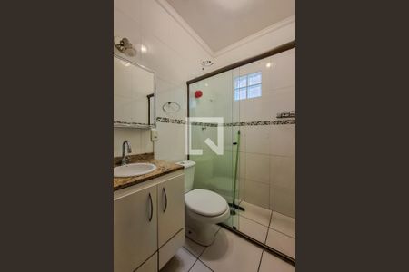 Casa à venda com 100m², 2 quartos e 1 vaga Casa à venda com 100m², 2 quartos e 1 vagaBanheiro