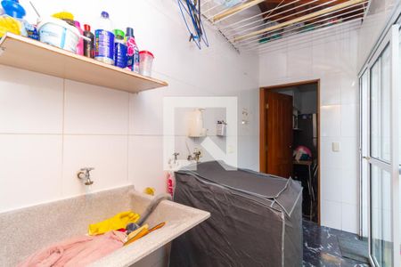 Casa à venda com 100m², 2 quartos e 1 vagaLavanderia