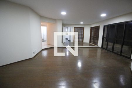 Apartamento para alugar com 3 quartos, 244m² em Vila Suzana, São Paulo