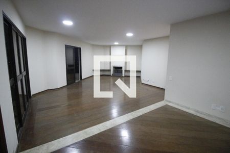 Apartamento para alugar com 3 quartos, 244m² em Vila Suzana, São Paulo