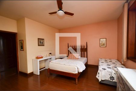 Casa à venda com 263m², 5 quartos e 4 vagasQuarto3