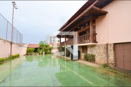 Casa à venda com 263m², 5 quartos e 4 vagasArea externa