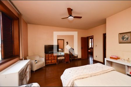 Casa à venda com 263m², 5 quartos e 4 vagasQuarto3