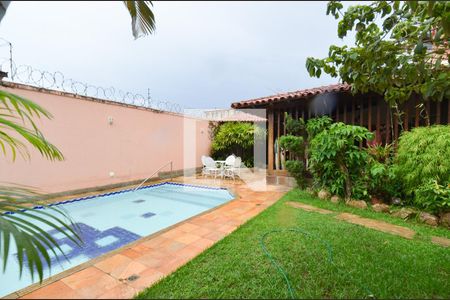 Casa à venda com 263m², 5 quartos e 4 vagasArea piscina