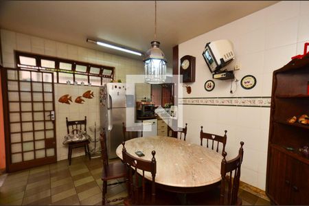 Casa à venda com 263m², 5 quartos e 4 vagasCozinha