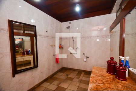 Casa à venda com 263m², 5 quartos e 4 vagasBanheiro social