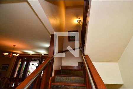 Escada de casa à venda com 5 quartos, 263m² em Santa Tereza, Belo Horizonte