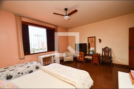 Casa à venda com 263m², 5 quartos e 4 vagasQuarto3