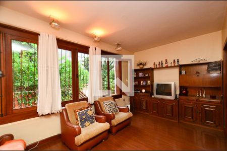 Casa à venda com 263m², 5 quartos e 4 vagasSala piso superior