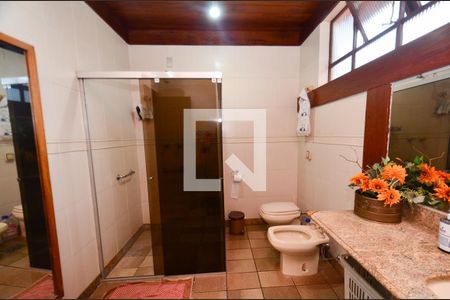 Casa à venda com 263m², 5 quartos e 4 vagasBanheiro 3