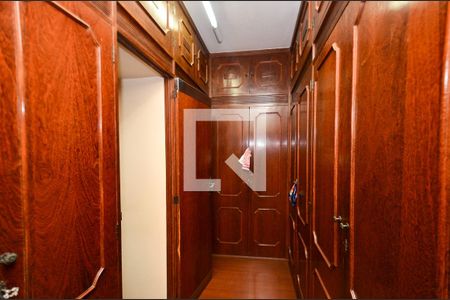 Casa à venda com 263m², 5 quartos e 4 vagasCloset suite