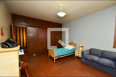 Casa à venda com 263m², 5 quartos e 4 vagasQuarto4