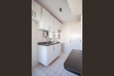 Apartamento para alugar com 60m², 2 quartos e 2 vagas Apartamento para alugar com 60m², 2 quartos e 2 vagasCozinha