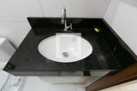 Casa de condomínio para alugar com 40m², 2 quartos e 1 vagaDetalhe banheiro