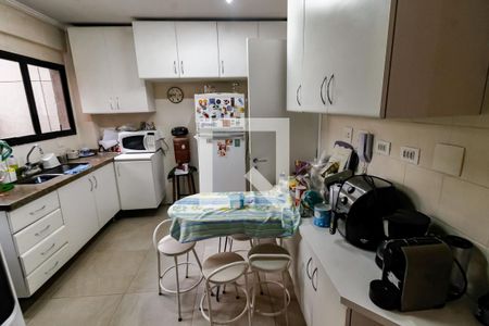 Apartamento para alugar com 185m², 4 quartos e 3 vagas Apartamento para alugar com 185m², 4 quartos e 3 vagasCozinha - Armários