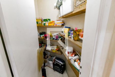 Apartamento para alugar com 185m², 4 quartos e 3 vagas Apartamento para alugar com 185m², 4 quartos e 3 vagasDespensa