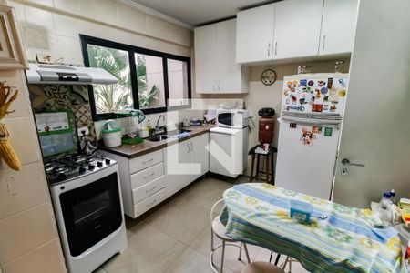 Apartamento para alugar com 185m², 4 quartos e 3 vagas Apartamento para alugar com 185m², 4 quartos e 3 vagasCozinha - Armários