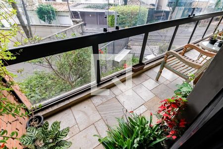 Apartamento para alugar com 185m², 4 quartos e 3 vagas Apartamento para alugar com 185m², 4 quartos e 3 vagasVaranda - Suíte 3