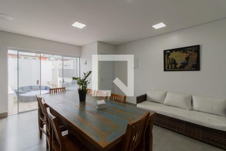 Casa à venda com 300m², 4 quartos e 2 vagas Casa à venda com 300m², 4 quartos e 2 vagasÁrea Gourmet