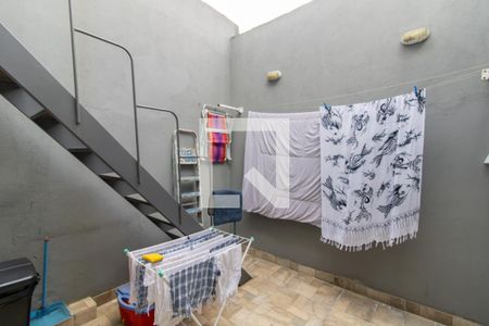 Casa à venda com 300m², 4 quartos e 2 vagas Casa à venda com 300m², 4 quartos e 2 vagasÁrea de Serviço