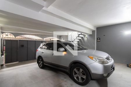 Casa à venda com 300m², 4 quartos e 2 vagas Casa à venda com 300m², 4 quartos e 2 vagasGaragem