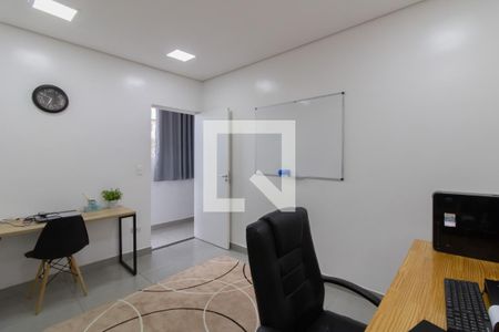 Casa à venda com 300m², 4 quartos e 2 vagas Casa à venda com 300m², 4 quartos e 2 vagasEscritório