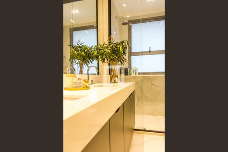 Apartamento à venda com 180m², 3 quartos e 3 vagasBanheiro da Suíte 1