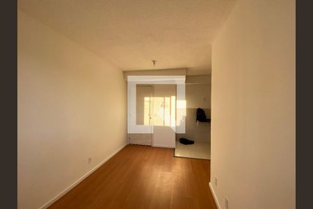 Sala de apartamento para alugar com 1 quarto, 33m² em Todos Os Santos, Rio de Janeiro