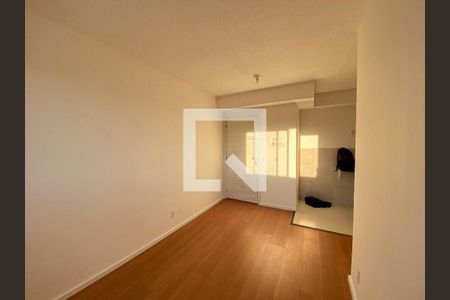 Sala de apartamento para alugar com 1 quarto, 33m² em Todos Os Santos, Rio de Janeiro