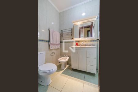 Casa à venda com 193m², 4 quartos e 2 vagas Casa à venda com 193m², 4 quartos e 2 vagasBanheiro