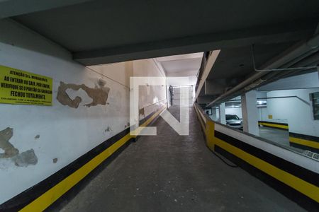 Apartamento à venda com 85m², 2 quartos e 1 vagaÁrea Comum - Portão da garagem